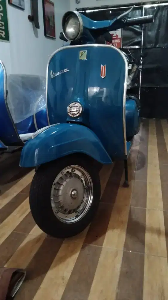 Piaggio Vespa Super 66