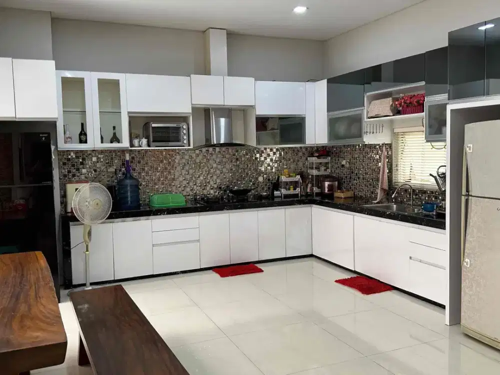 Villa Melati Mas Serpong – Rumah Hoek 2,5 Lantai Siap Huni Harga Nego