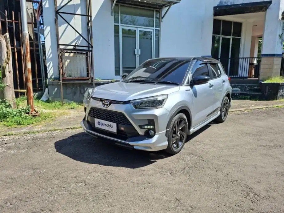 Like New - Toyota Raize 1.0 GR Sport Two Tone Bensin AT 2023 Silver