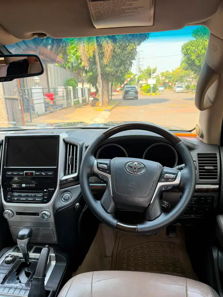 Toyota Land Cruiser VX-R 4.5 V8 DIESEL