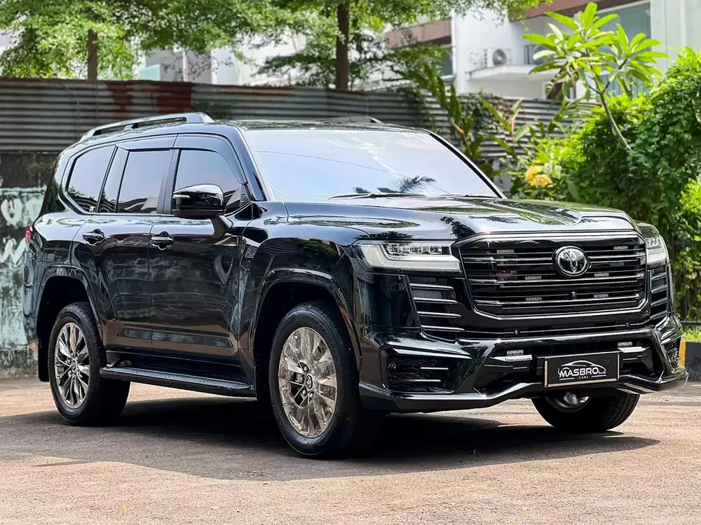 Toyota Land Cruiser 300 VXR 4x4 FJA300 2024