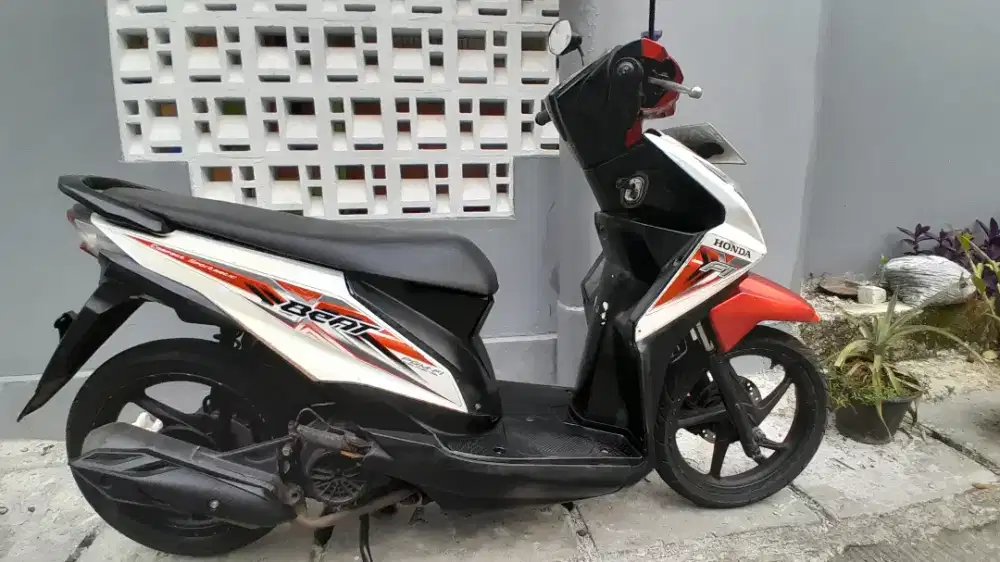 Bismillah jual honda beat esp thn 201t