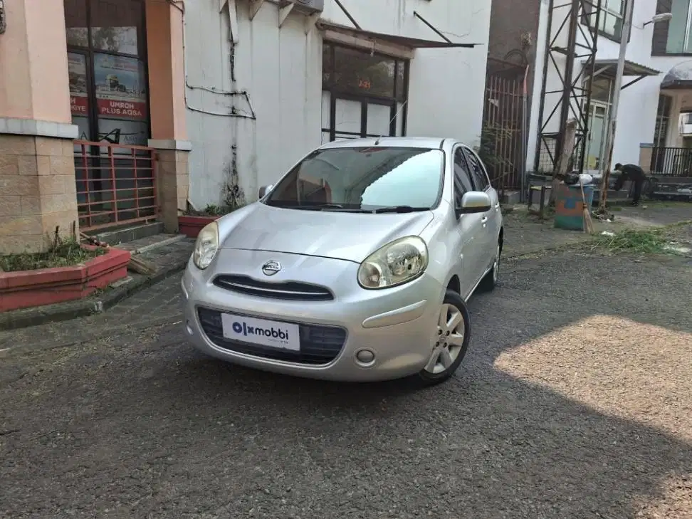 KM Rendah - Nissan March 1.2 XS Bensin AT 2011 Silver