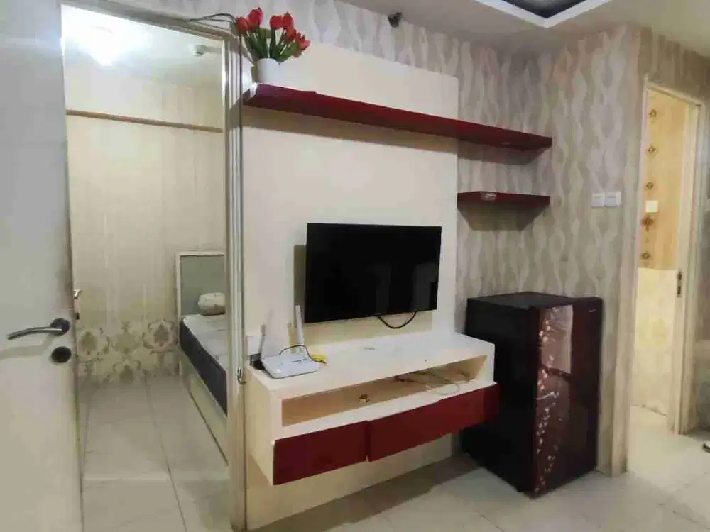 sewa tahunan murah type 2 kamar furnish tower flamboyan view pool jakarta timur
