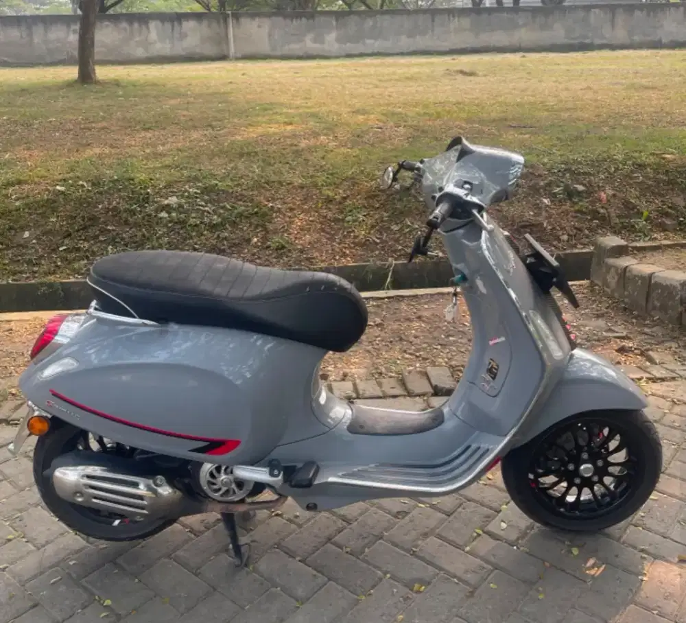 Vespa Sprint S i-get 3v 2021 75thn vespa