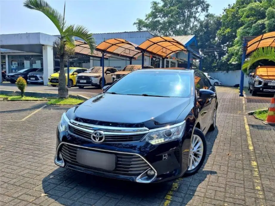 Hot Sale - Toyota Camry 2.5 V Bensin AT 2015 Hitam