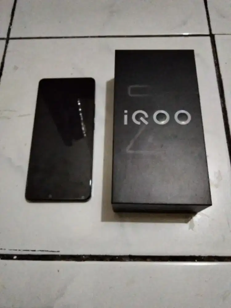 Dijual Iqoo Z9 (kondisi mulus lengkap fullset)