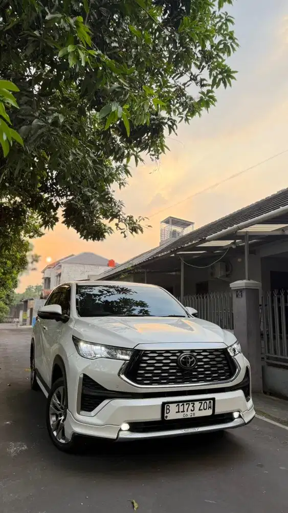 ZENIX Q HYBRID TSS MODELISTA LOW KM SUPER MULUS