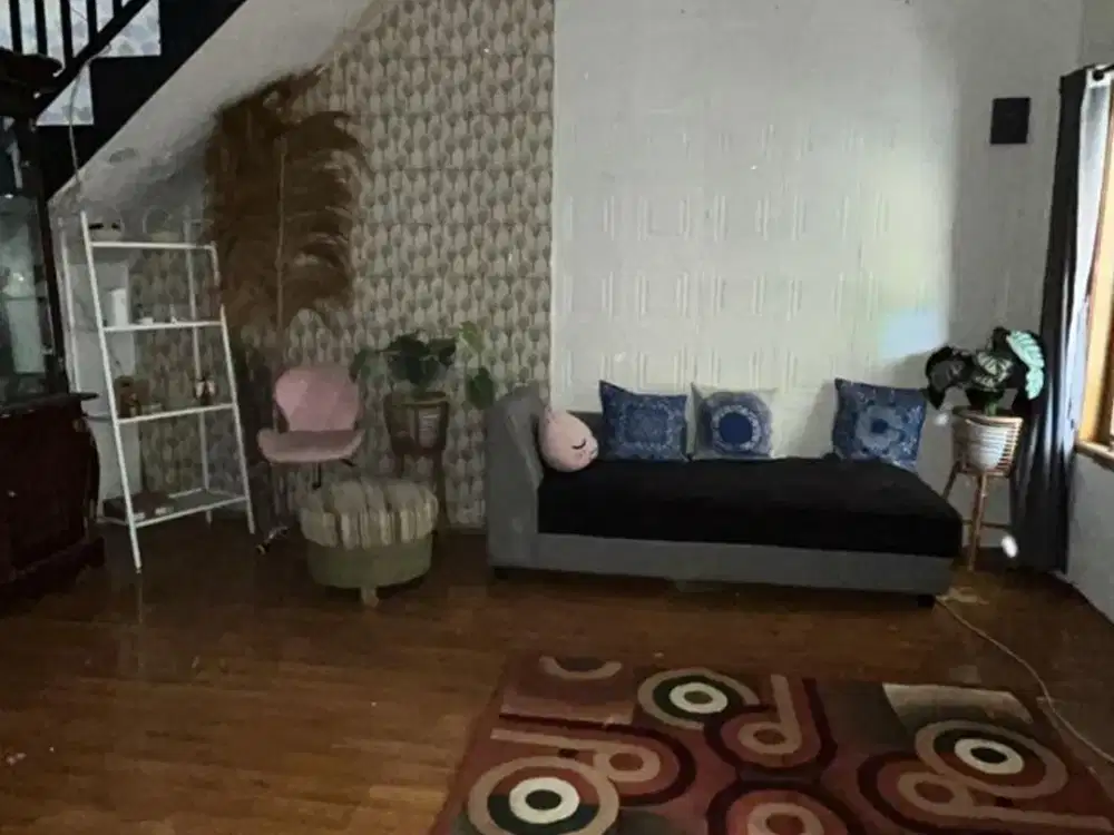 Dijual cepat rumah 3  lantai  gdg  Kahuripan  lembang bandung barat  siap huni hnya cash saja...