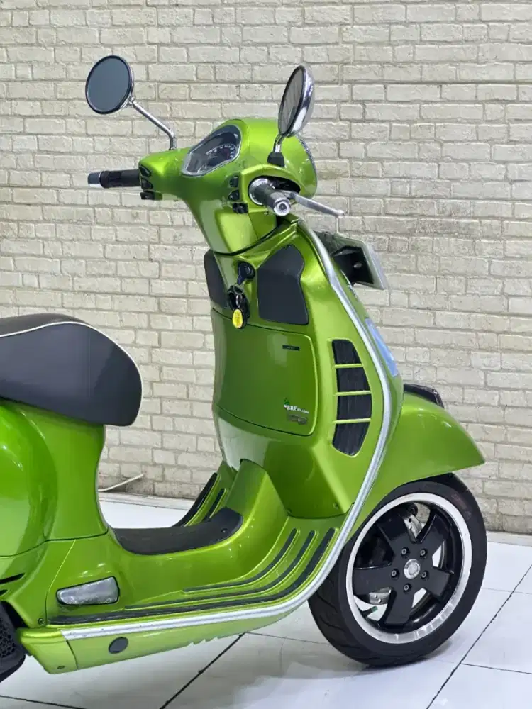 RARE COLOR‼️ VESPA GTS 150 ABS TH 2019 MULUS LOW KM. NOPOL AG PAJAK ON