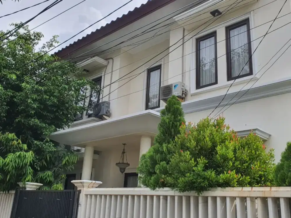 RUMAH 2LT HOOK BAGUS SEMI FURNISH DI BALAI PUSTAKA RAWAMANGUN JAKARTA TIMUR
