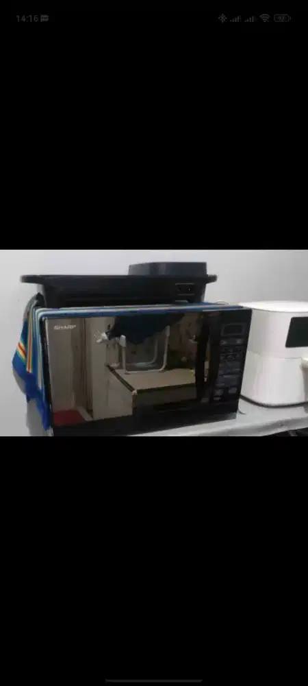 Microwave Sharp R728