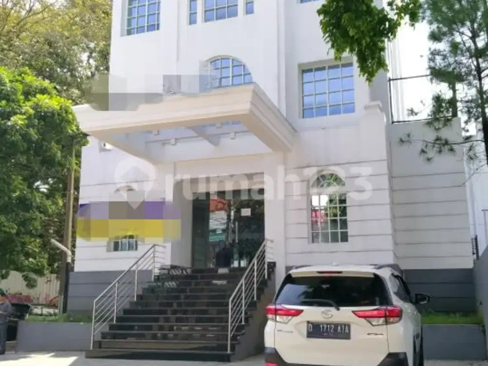 Gedung Ciamik 4 Lantai di Pusat Kota Banget Jalan Asia Afrika