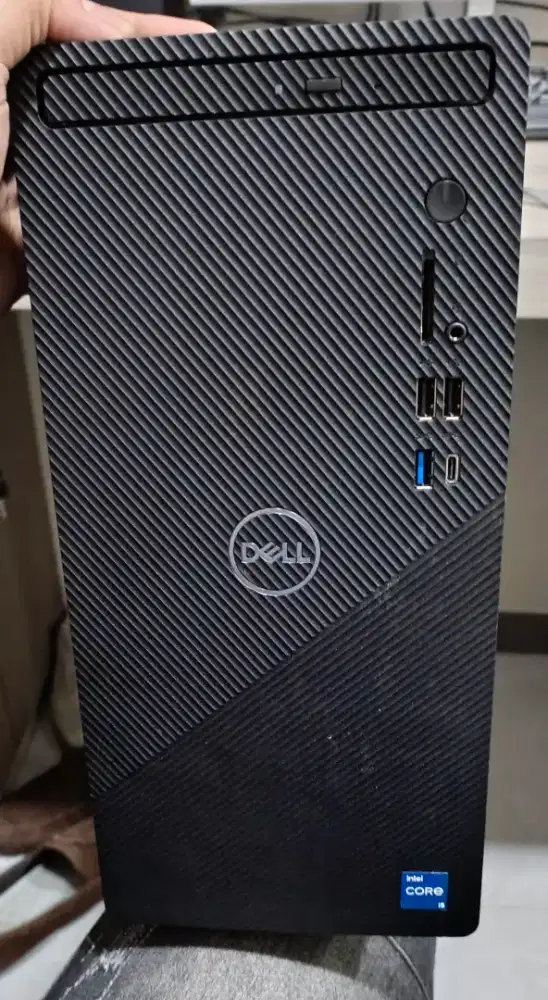 Dell Inspiron 3891 core i5 gen 11.