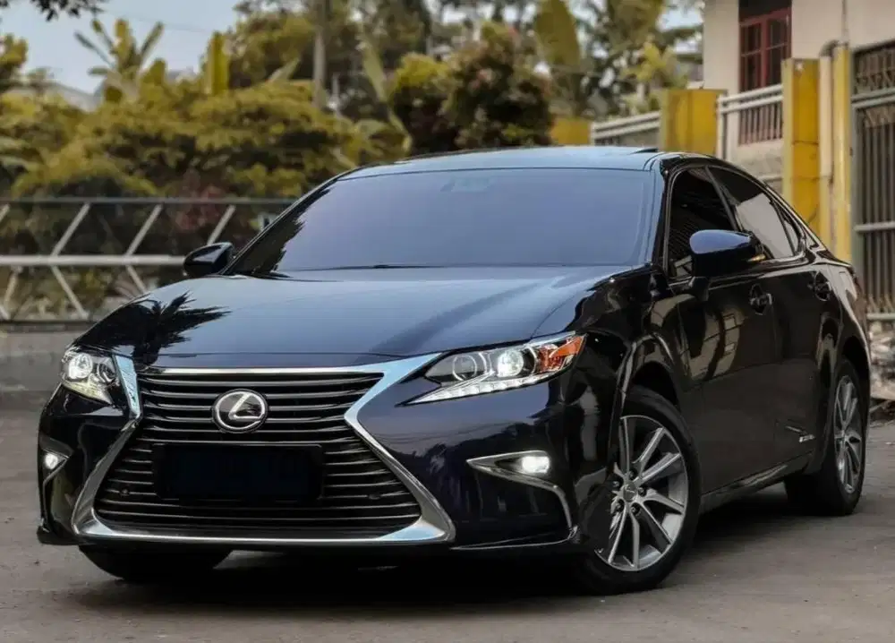 Lexus ES300h 2017 Dark Blue ( Cash )