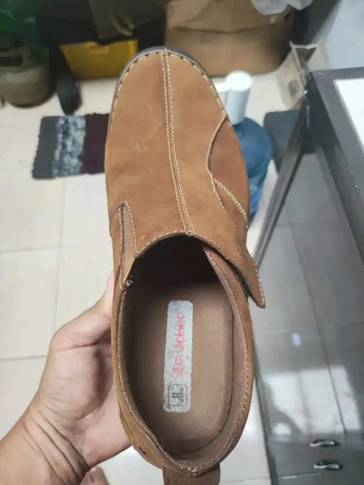 Sepatu merk jim joker