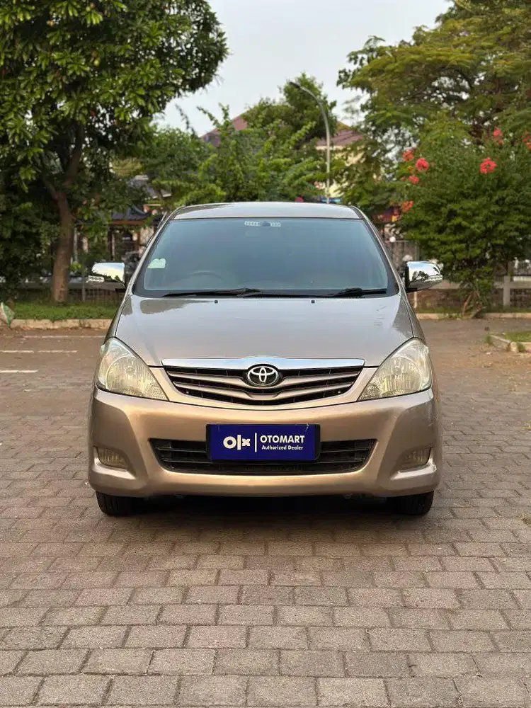 TOYOTA 2011 INNOVA G AT COKLAT JL.KENJERAN OTOMART