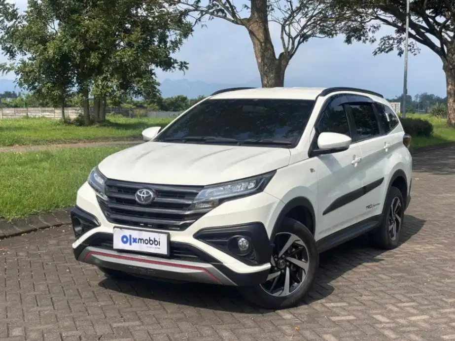Pajak Panjang Toyota Rush 1.5 TRD Sportivo Bensin-AT 2021 Putih LRD