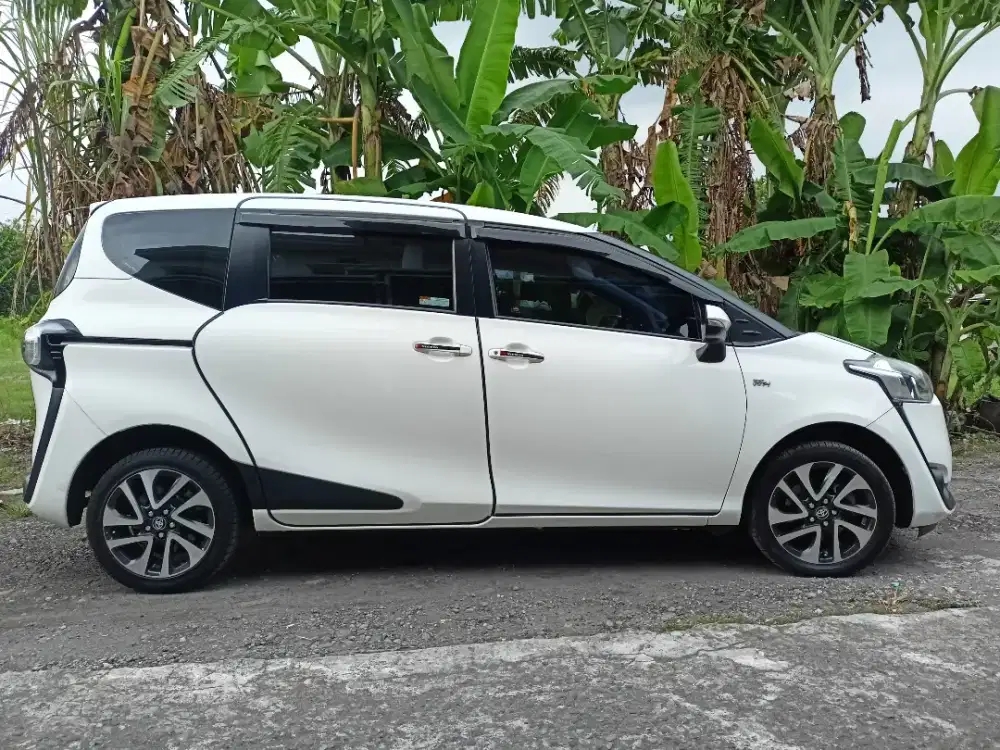 Toyota Sienta type V 2018 matic