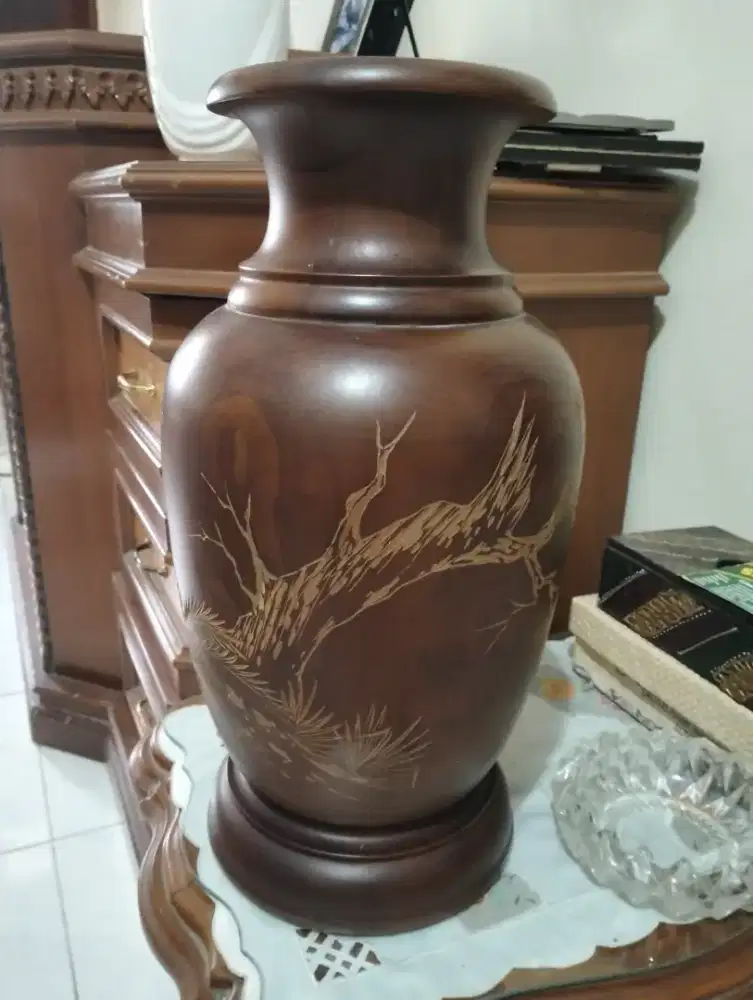 Vas Hias Batu Ukir