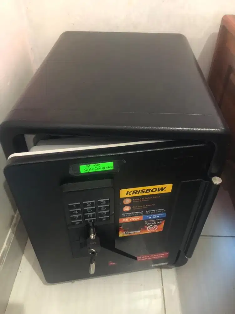 Safety Box KRISBOW Tahan Api