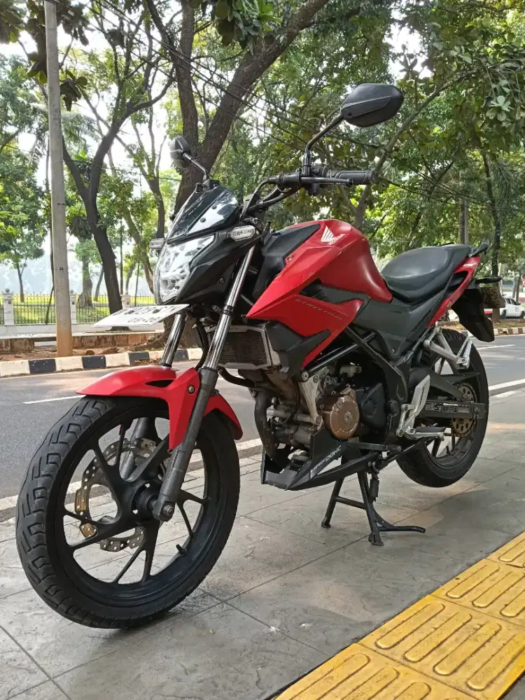 DIJUAL CASH NEW HONDA CB 150R THN 2018 PJK IDUP SIAP PAKAI