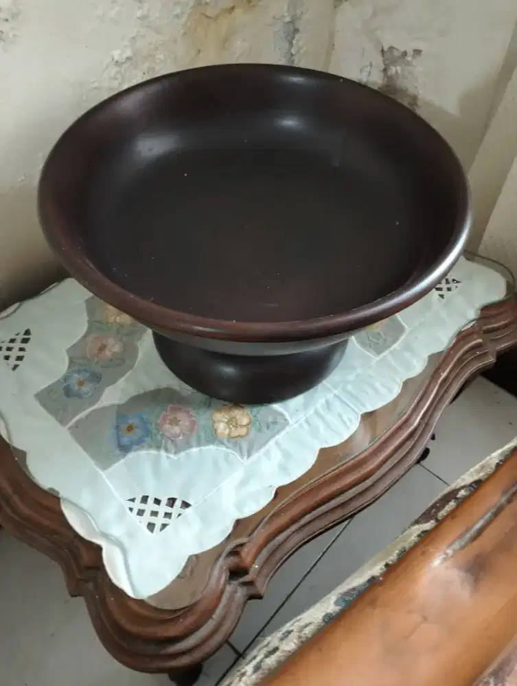 Buah buahan bersengawa organik, dibuat dengan tanah liat serbaguna