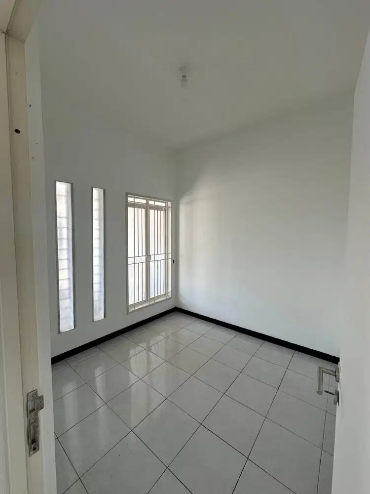 Dijual Rumah Nyaman Bersih di Taman Kopo Indah TKI 3