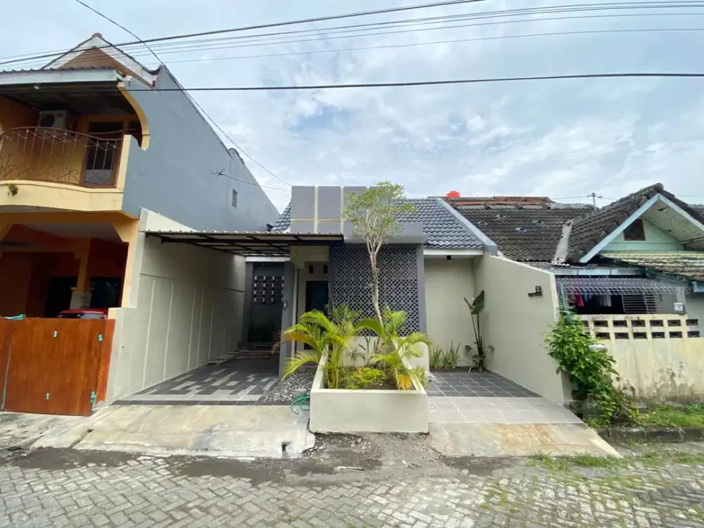 Rumah Cantik Dalam Perumahan Dekat Sate Ratu - Keamanan 24 Jam, Akses Jalan Mobil Papasan