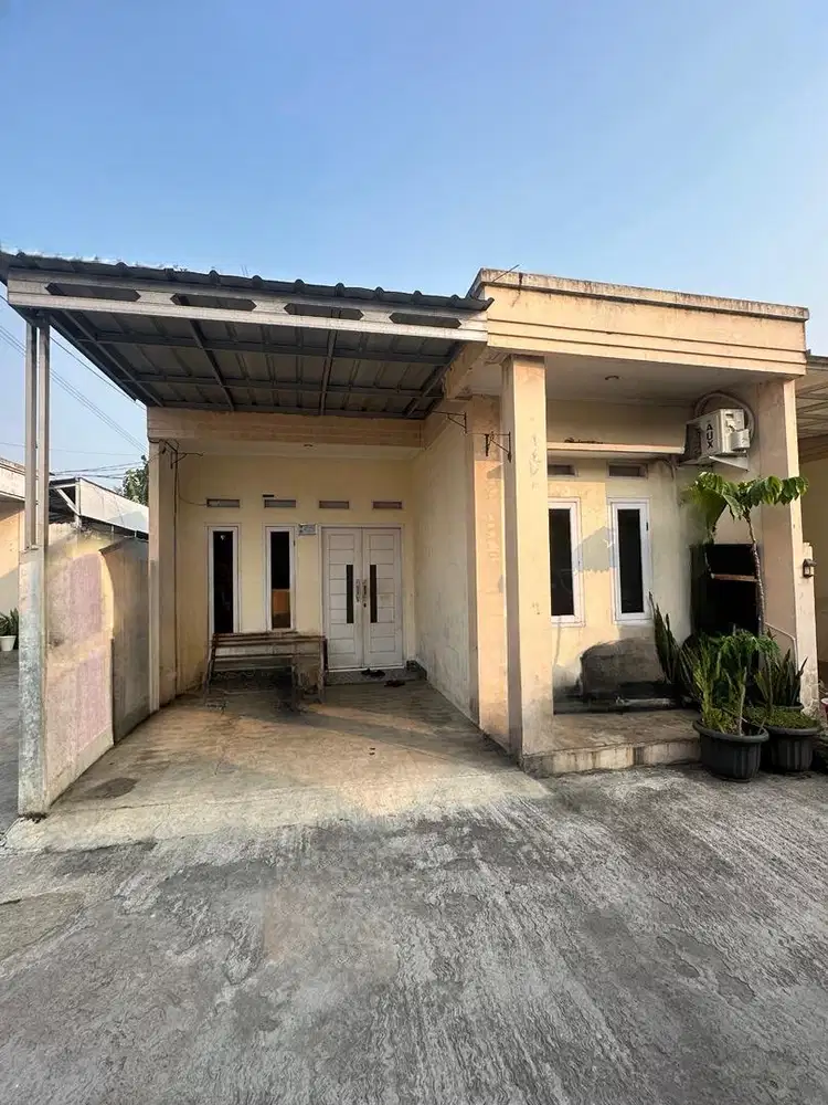 Dijual Rumah Second (Belakang kantor kelurahan Serua)