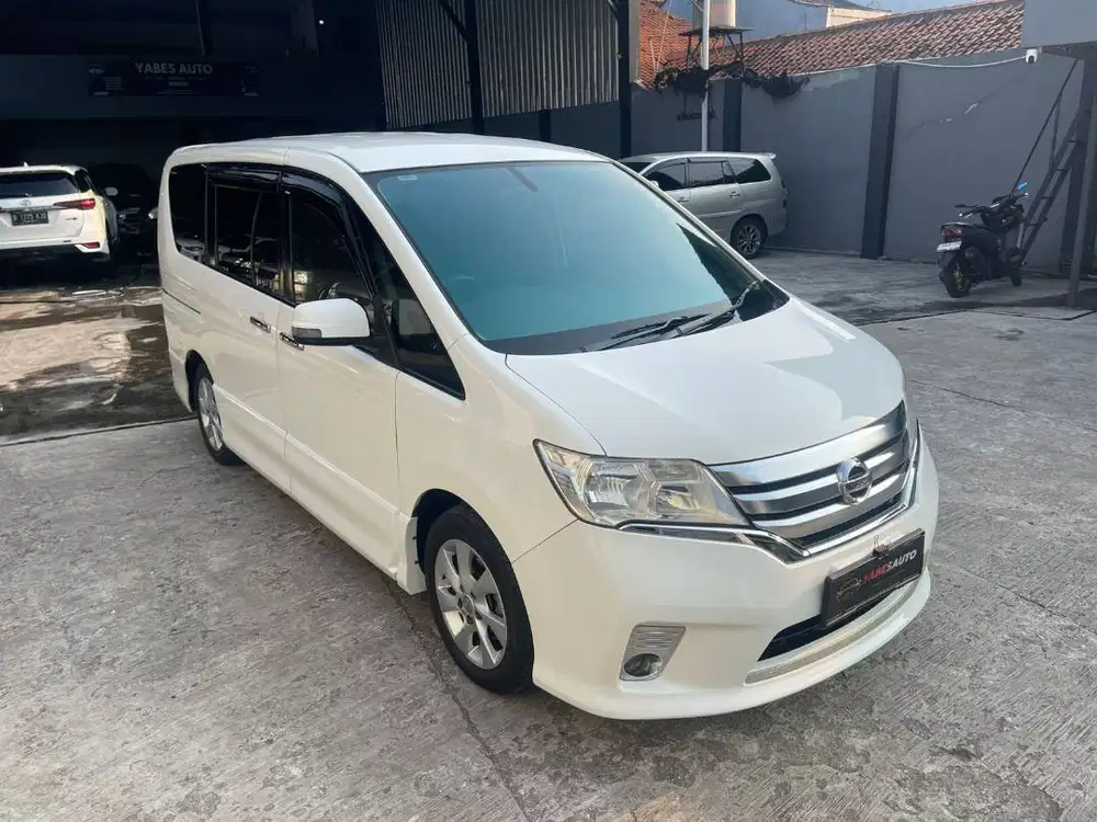 Nissan Serena HWS 2013 Automatic Jaminan Istimewa bgt Siap