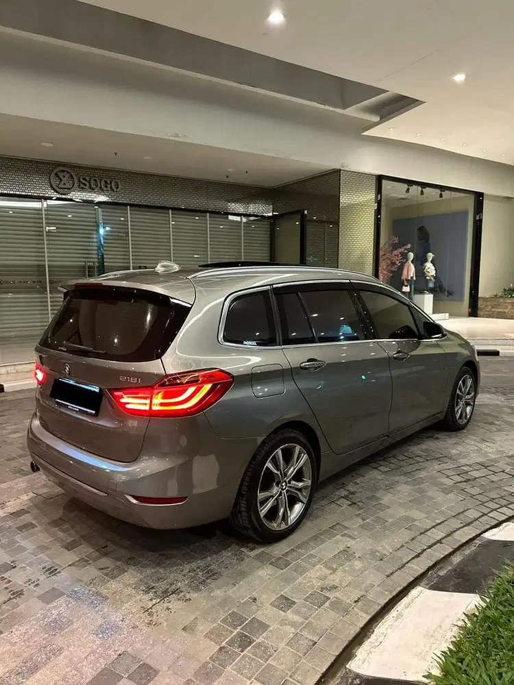 BMW 218i Grand Tourer 2015