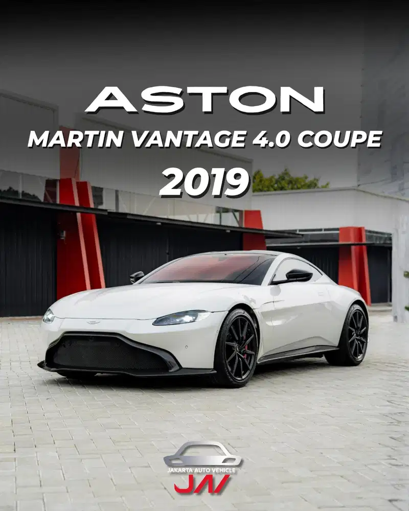 ASTON MARTIN VANTAGE 4.0 COUPE / LIKE NEW / MINT CONDITION