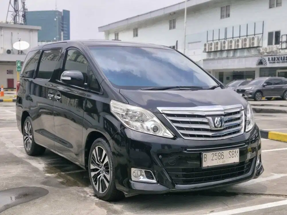 Toyota Alphard G Pilot seat 2012 Hitam