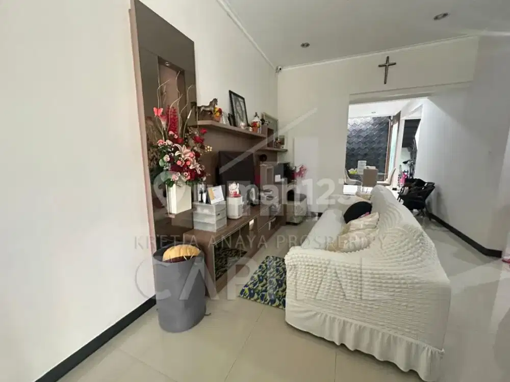 Rumah Cuakep Sangat Terawat dan Siap Huni di Taman Kopo Indah 5 Sommerville