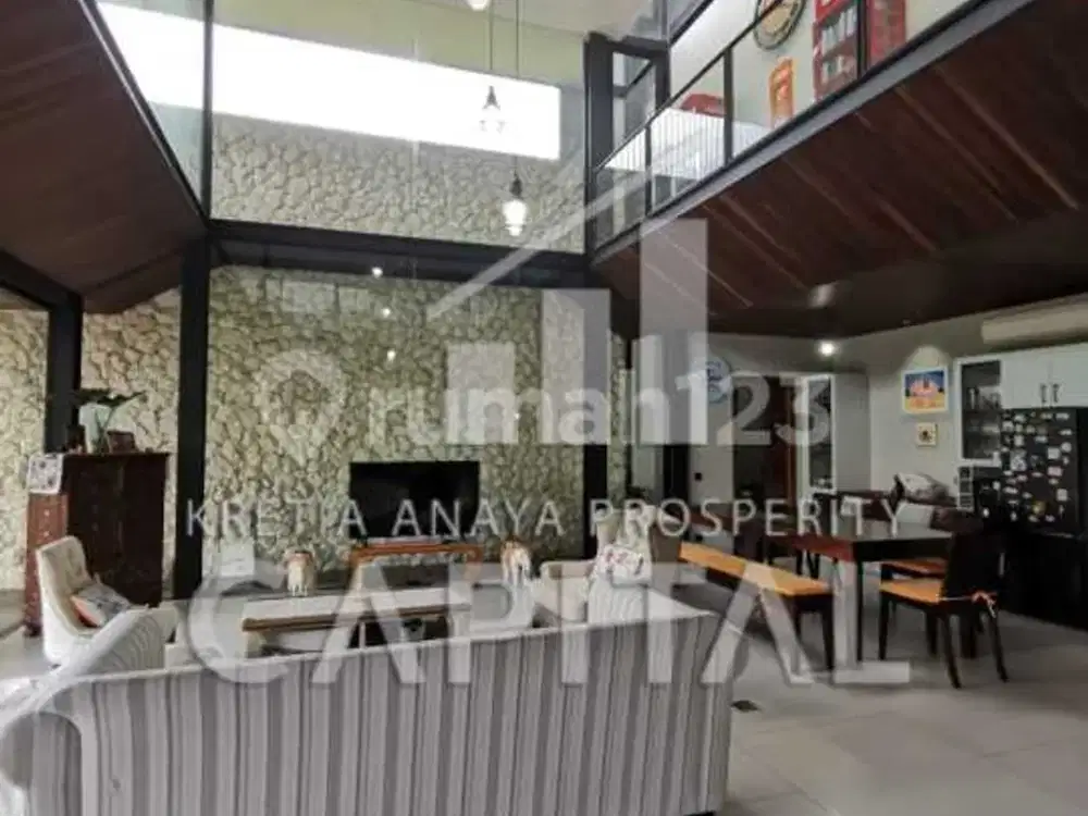 Rumah Modern Sudah Full Furnish dengan View Danau di Kota Baru Parahyangan