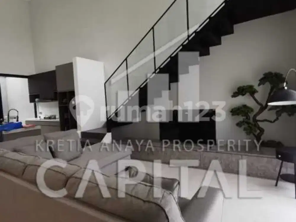 Rumah Baru Renovasi dengan Ruang Keluarga yang Luas di Tatar Mayangsunda Kota Baru Parahyangan