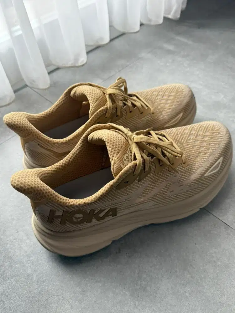 HOKA size 44 2/3 Bagus