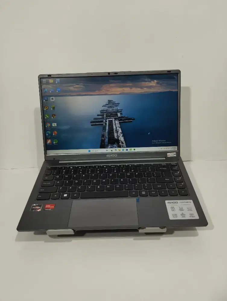 LAPTOP AXIO HYPE 5 AMD X3
