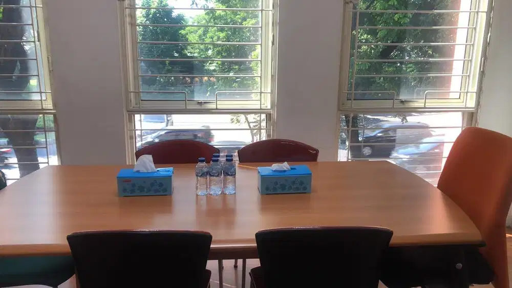 Jual meja metting + kursi semunya