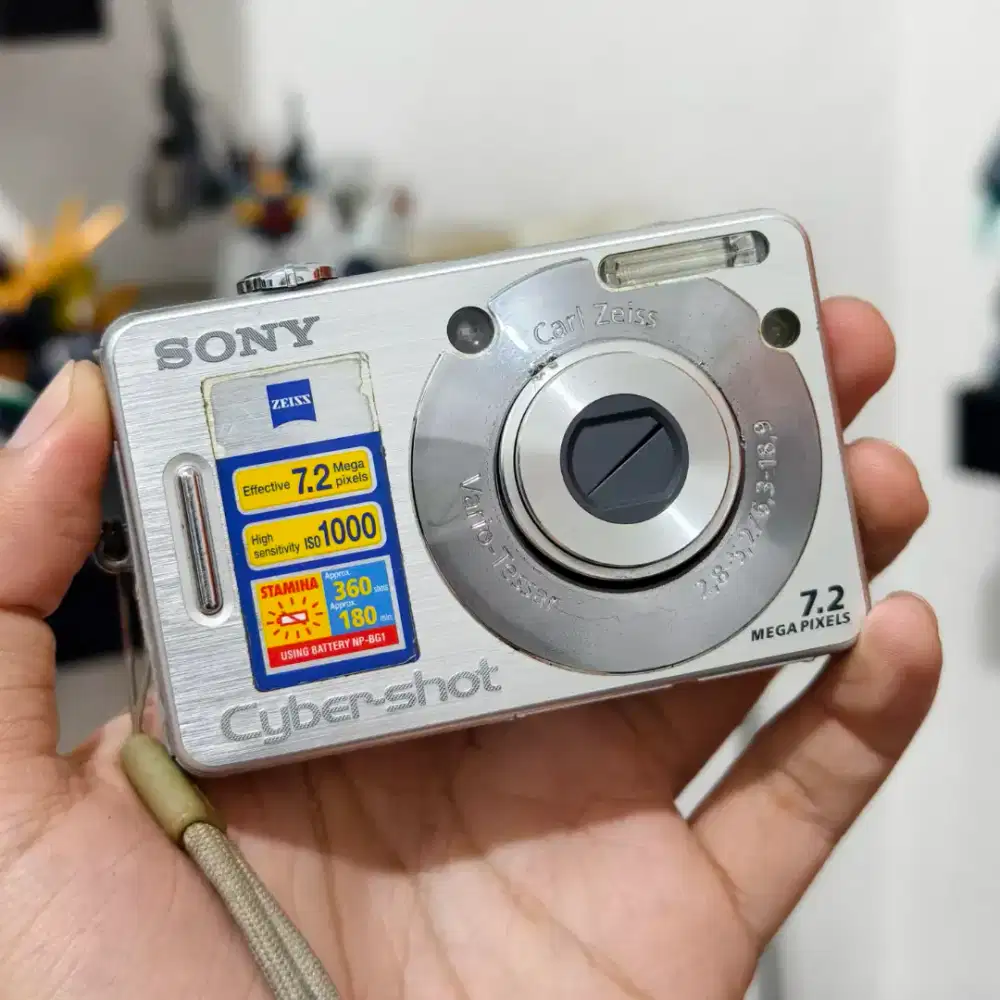 Kamera Digital Sony dscw70 lensa error