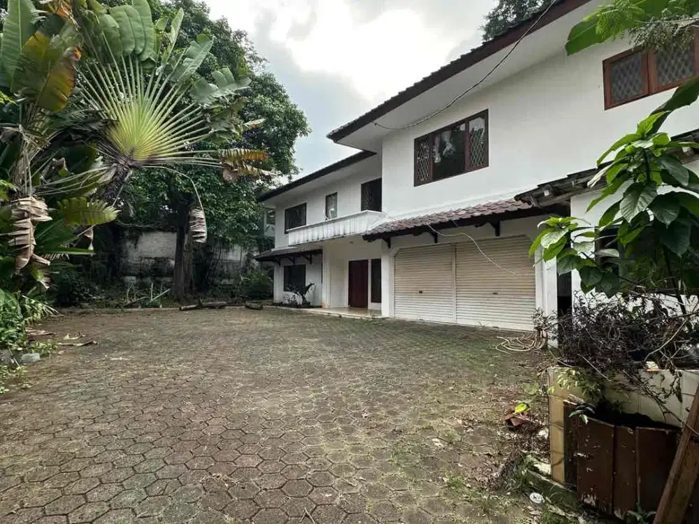 Dijual Rumah kokoh dalam town house di bawah harga njop di kemang jakarta selatan