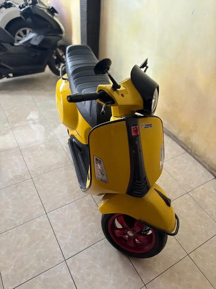 Vespa GTS 150 i-get ABS 2020 – Yellow Sun