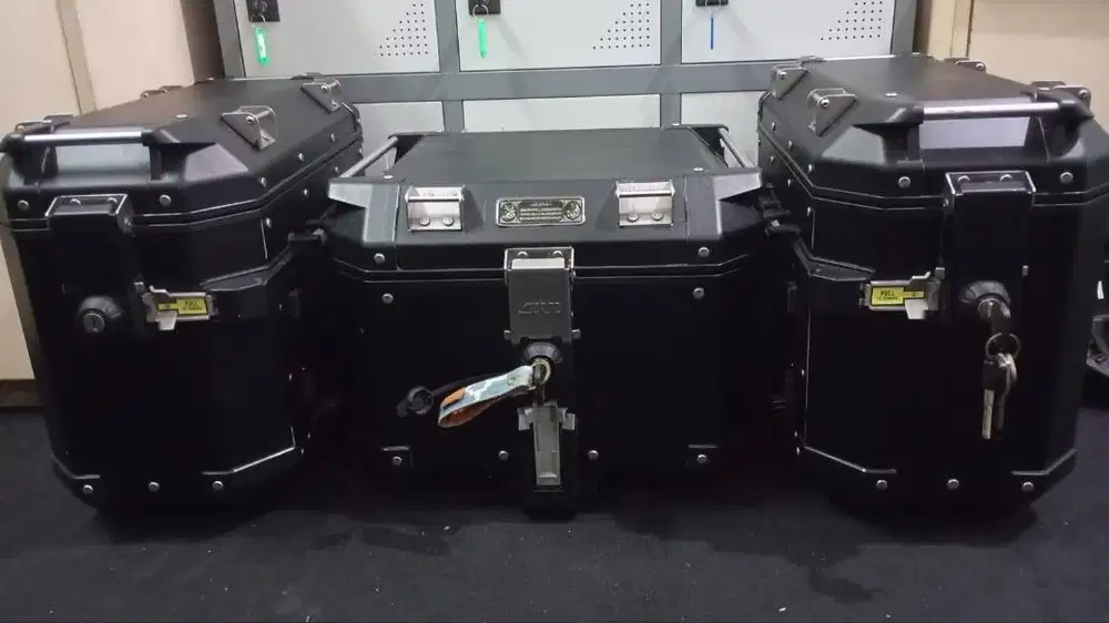 Side Box Full Set TREKKER OUTBACK GIVI
