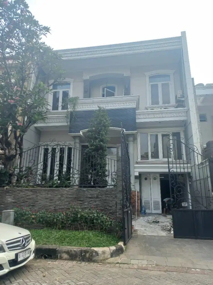 FOR SALE / DIJUAL RUMAH SEMI  FURNISHED PURI INDAH