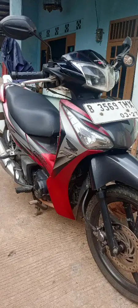 Supra X 125 helm in injeksi tarikan enteng
