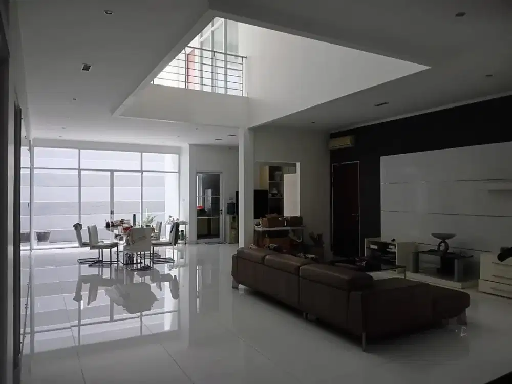 RUMAH DI ANCOL