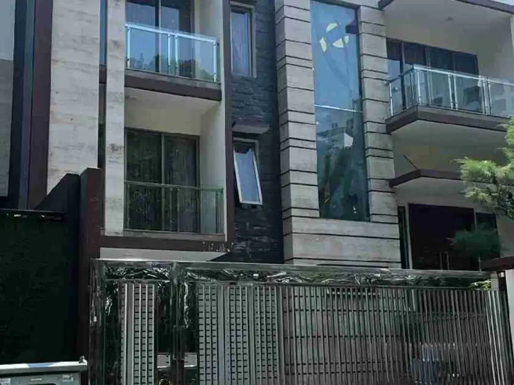 Dijual Rumah 2.5 lantai di  Citra Garden 6, Cluster Orange Heliconia, Tegal Alur, Kalideres, Jakarta Barat.