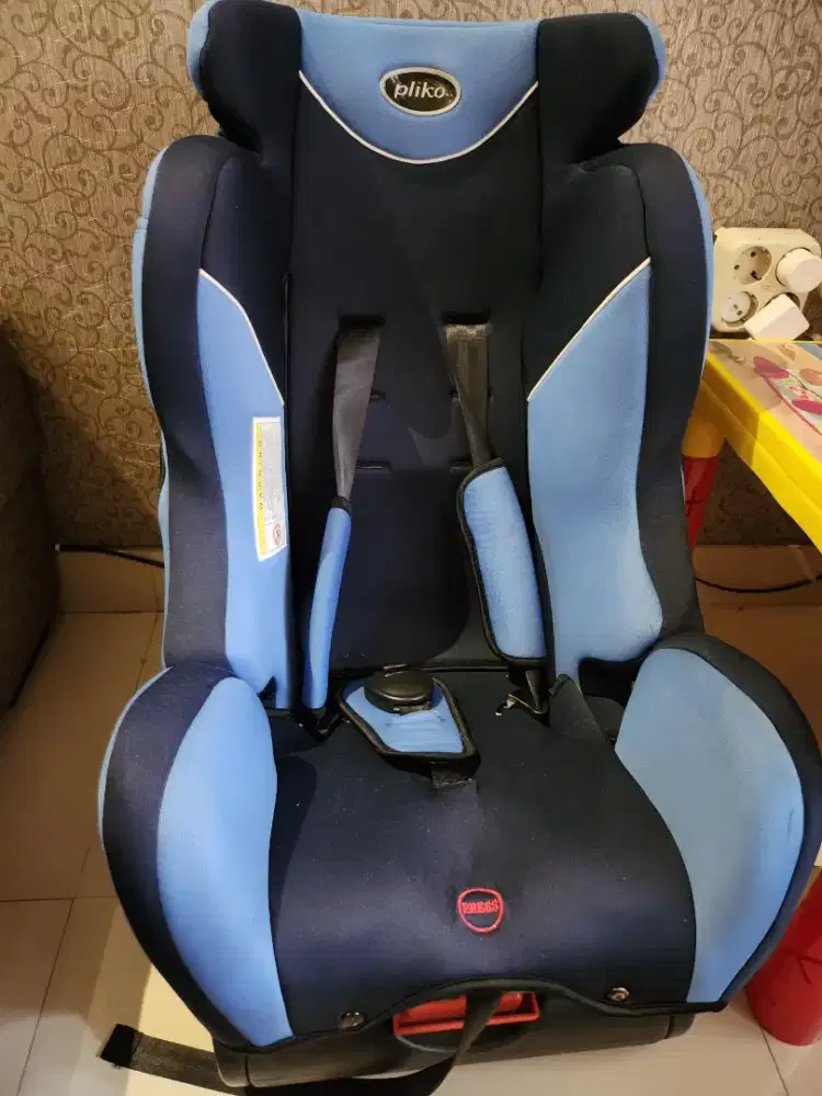 Preloved Car Seat Pliko warna biru