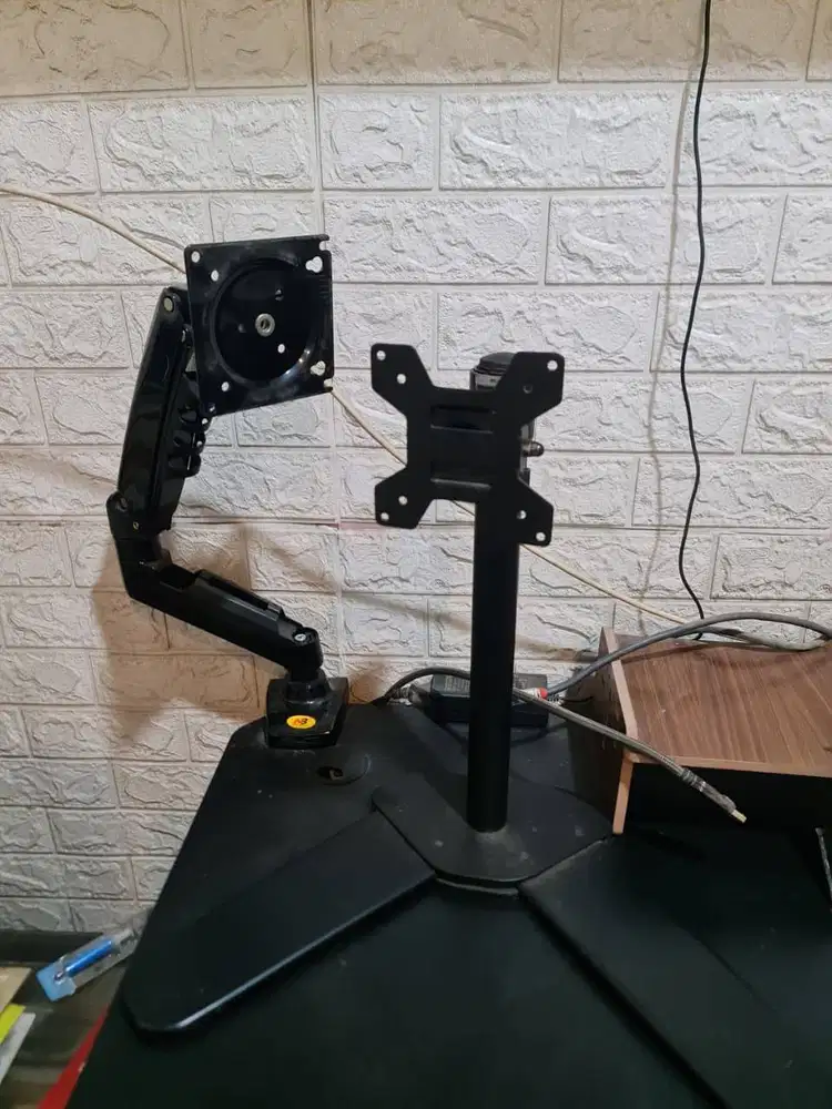 2 braket monitor, Merk NB